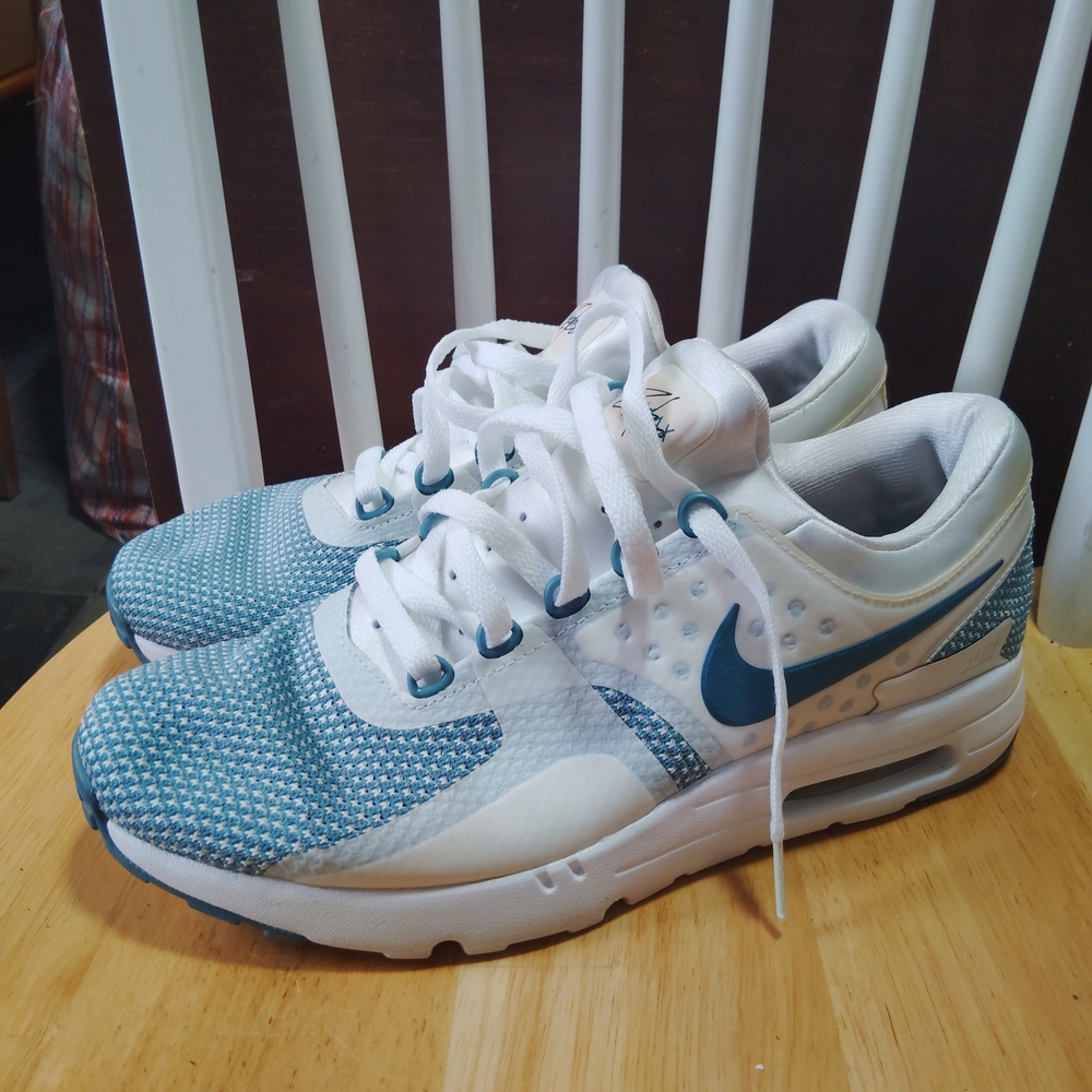 Nike White and Teal Sneakers